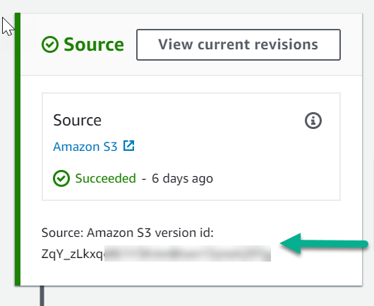 Informationen zu einer Revision können am Ende einer Stufe in der CodePipeline Konsole eingesehen werden.