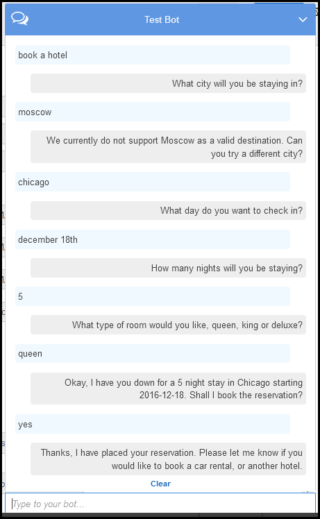 Konversation mit einem Agenten, in dem der Mitarbeiter die Stadt, den Tag, die Anzahl der Nächte und die Art des Zimmers für eine Reisereservierung ermittelt und dann die Reservierung bestätigt.