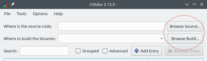 CMake ventana con campos de entrada para la ubicación del código fuente y la ubicación de los binarios de compilación, junto con opciones para buscar las fuentes, explorar el directorio de compilación, buscar, agregar o eliminar entradas y ver las opciones agrupadas o avanzadas.