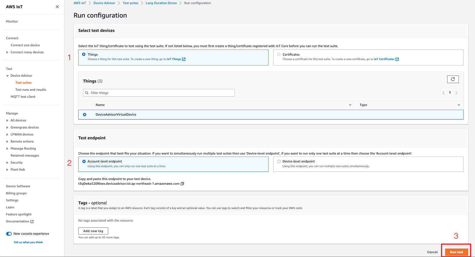 La página Configuración de ejecución de la interfaz de Device Advisor. La página muestra Seleccionar dispositivos de prueba, Objetos, Punto de conexión de prueba y Etiquetas.