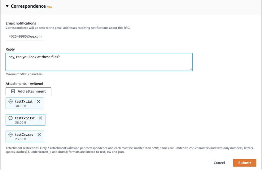 Sección de correspondencia que muestra el cuadro de comentarios y los archivos adjuntos.
