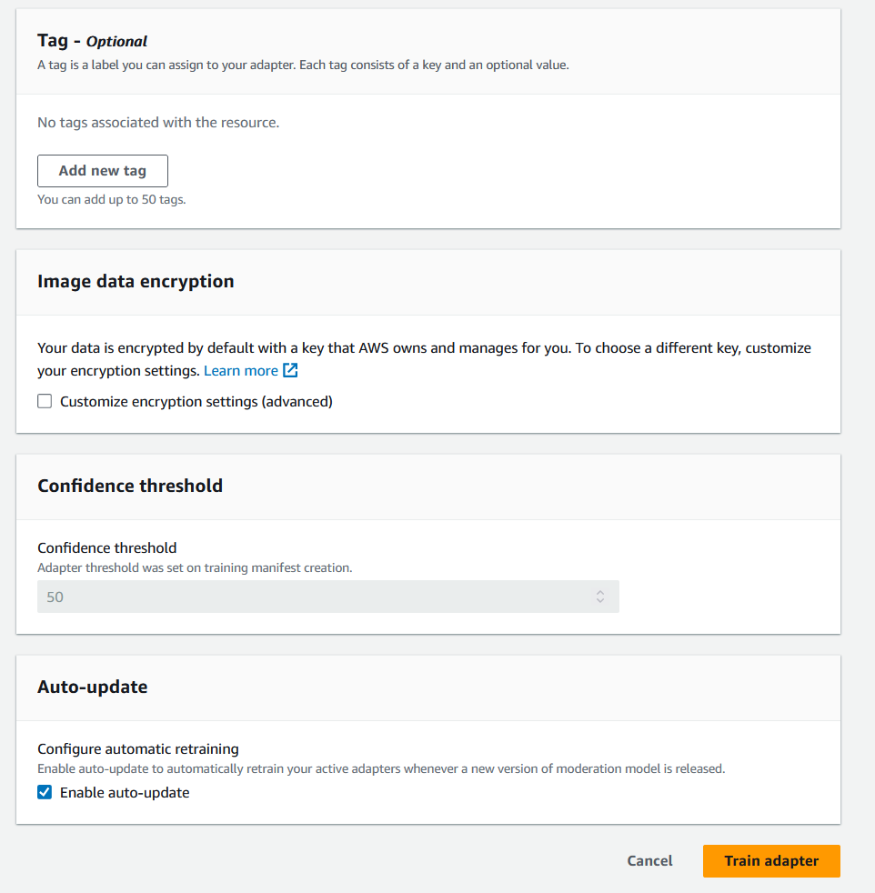 Opciones de configuración de un adaptador, incluidas las opciones para adición de etiquetas, cifrado de datos, umbral de confianza y actualización automática. El adaptador se puede entrenar desde esta interfaz.