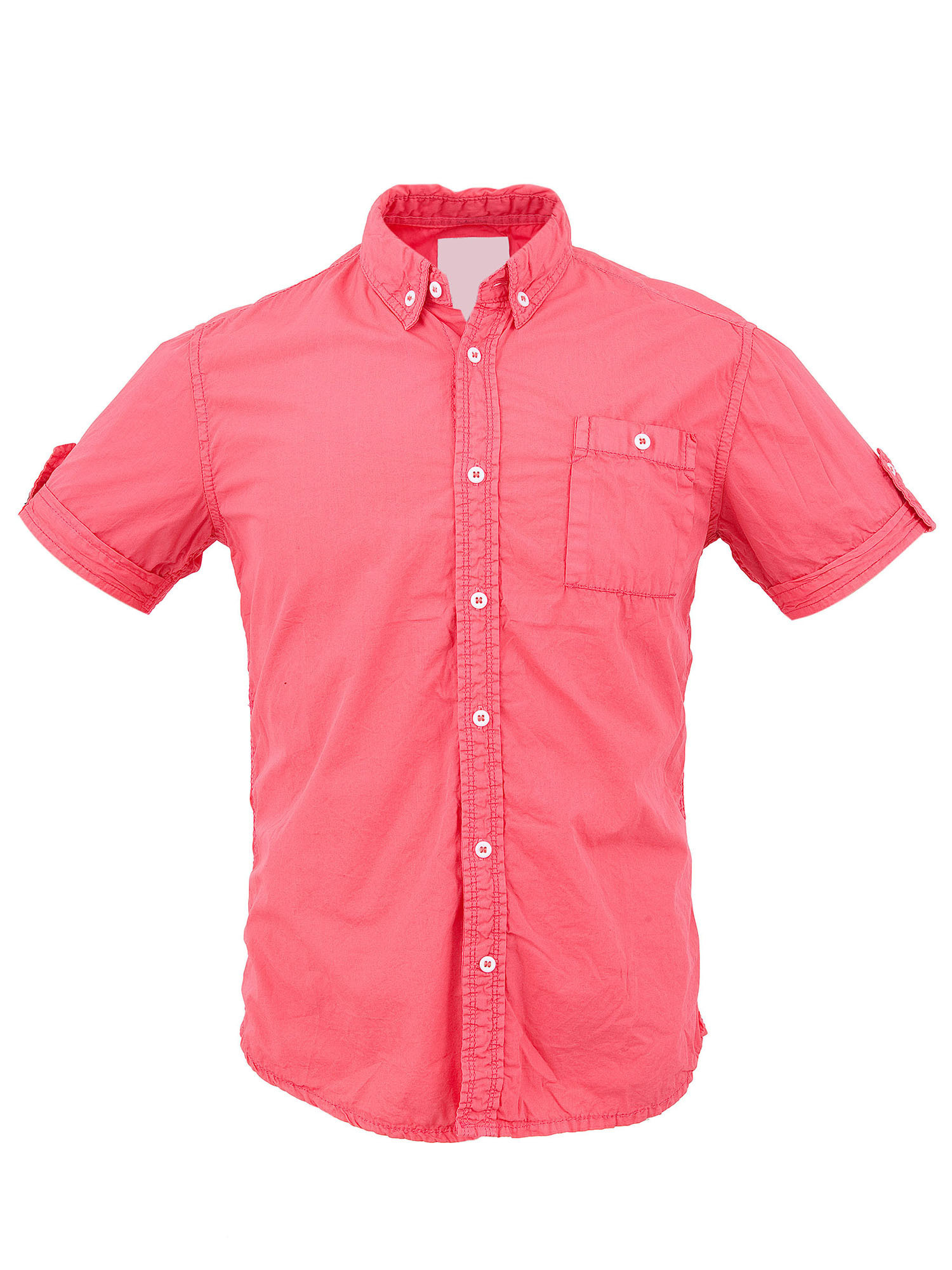 Une chemise boutonnée rose-rouge.