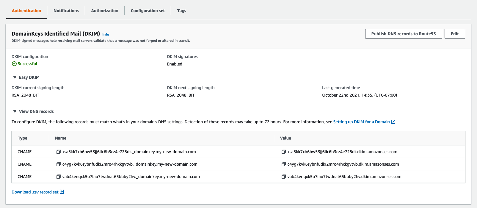 Section DKIM d'une page de détails pour une identité. Trois registres CNAME fictifs sont affichés.