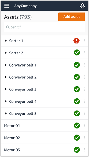 Daftar aset yang menunjukkan penyortir, ban berjalan, dan motor dengan indikator status.