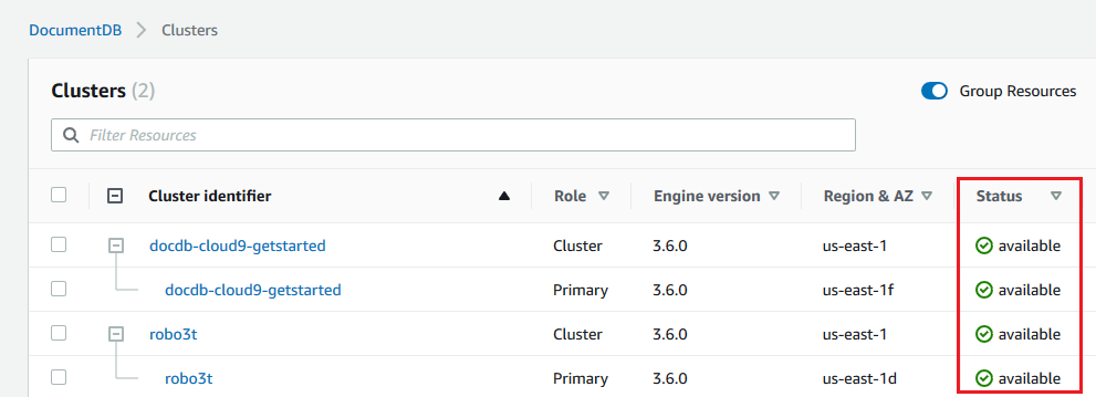 Kolom status yang menampilkan status yang tersedia untuk cluster dan instance di halaman Clusters.