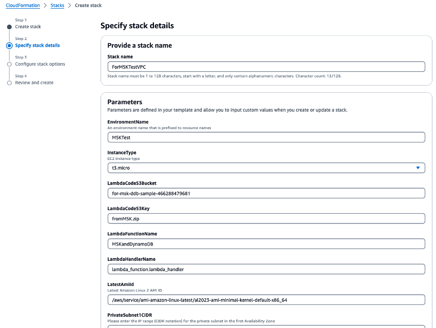 Immagine che mostra i campi da compilare quando si specificano i dettagli dello CloudFormation stack.