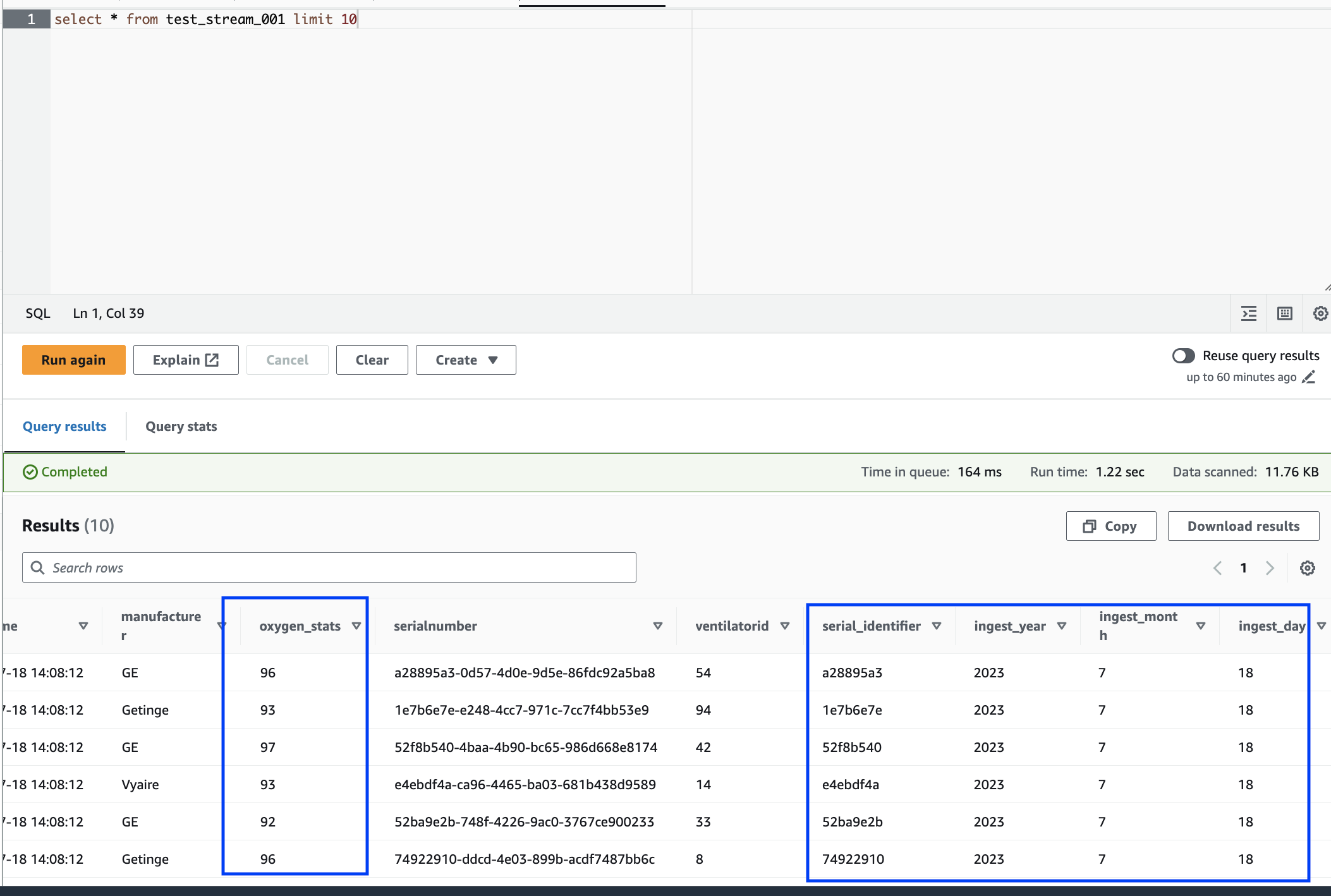 Lo screenshot mostra la navigazione tra i dati archiviati nell'editor di query di Amazon Athena.