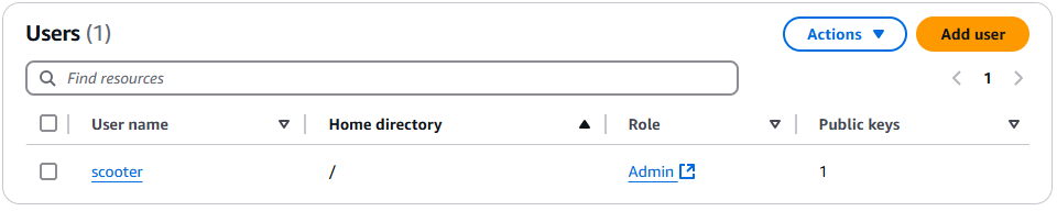 A página do console de detalhes do servidor para um servidor, mostrando os detalhes dos Acordos.